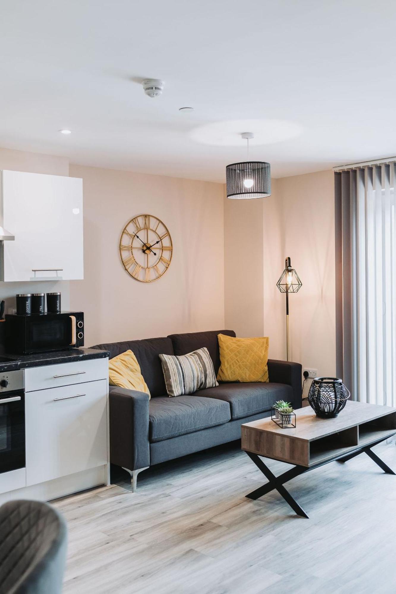 Ideal Near Old Trafford Apartment *